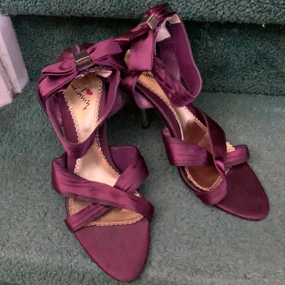 Luichiny Shoes - Luichiny Royal Purple Satin & Leather Heels with Bow! 👠👑